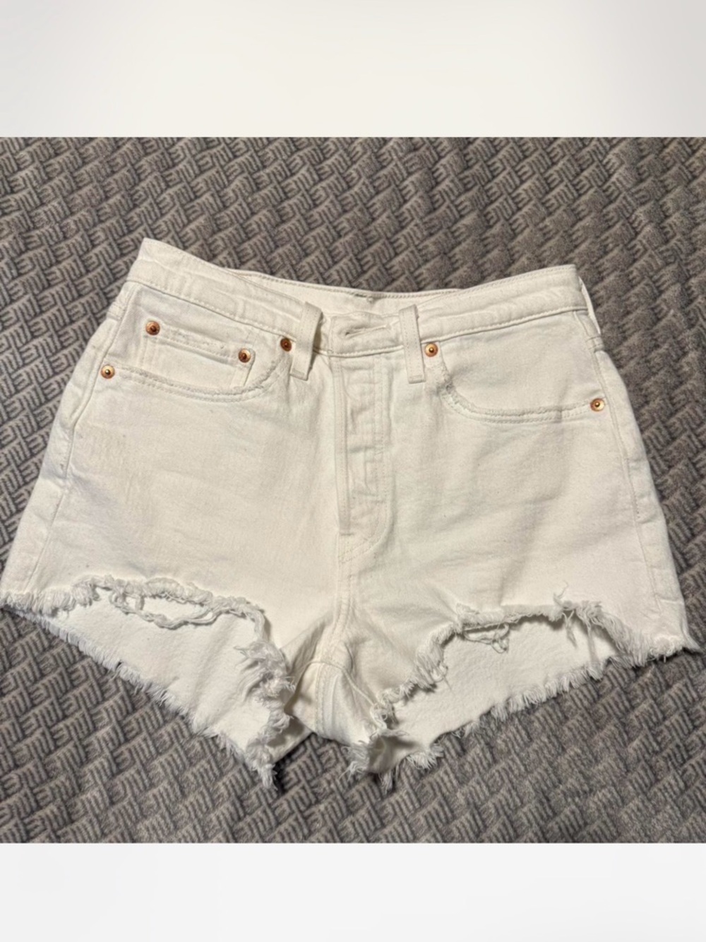 High-Rise white Levi Jean shorts